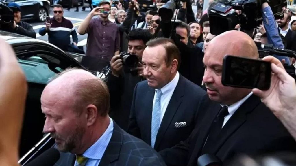 Kevin Spacey hakkındaki cinsel taciz davası düştü