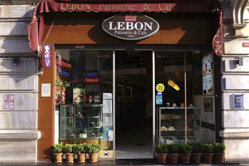 Lebon Pastanesi ve adliyede biten aşklar