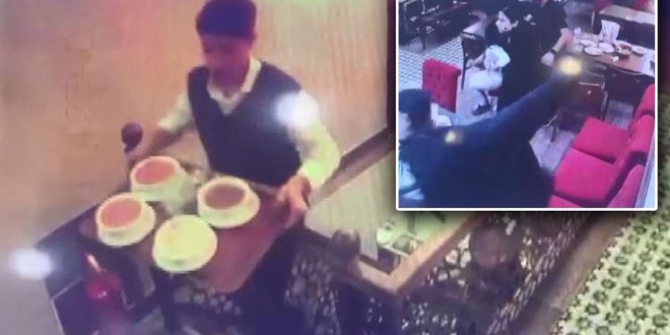 Lokantada çatışma: 3 yaşındaki bebek ölümden döndü, garson vuruldu