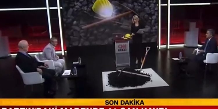 Maden faciasına yakından bakmak için CNN Türk, stüdyoya kömür yığdı!