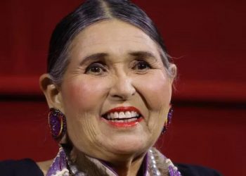 Marlon Brando'nun Oscar'ını almayı reddeden Amerikan yerlisi aktör Sacheen Littlefeather 75 yaşında yaşamını yitirdi
