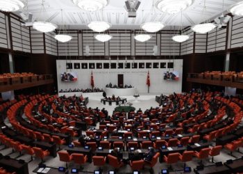 Meclis’te soruları yanıtlamayan AKP ve MHP, TTB'yi hedef aldı