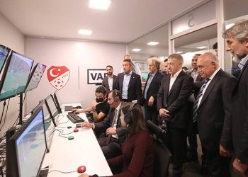 Mehmet Büyükekşi: Eleştirilerin bazılarını, hakemlerimizin formsuz performanslarına bağlı olarak haklı bulduğumu da itiraf edeyim