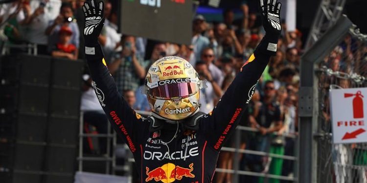 Meksika Grand Prix'sini kazanan Verstappen, Formula 1 tarihine geçti!