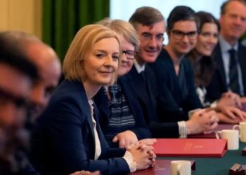 Mini bütçe sonrası Sterlin'de rekor değer kaybı yaşanmıştı; Britanya Başbakanı Liz Truss, hazırlık sürecindeki hataları kabul etti