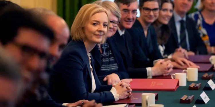 Muhafazakâr Parti içinde Liz Truss'ın istifasını isteyen isimler görüşüyor
