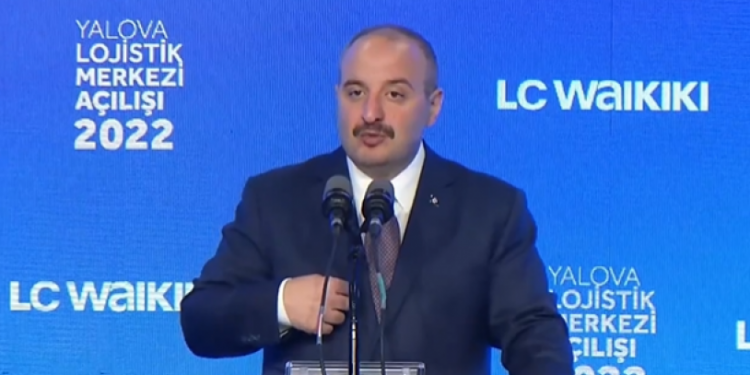 Mustafa Varank'tan tepki çeken açıklama: LC Waikiki'nin LGBT'lere ayrımcılık kararını sevinçle karşıladı