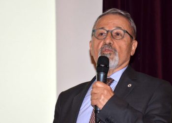 Naci Görür: Bilim depremi öngörür, Van için öngörüyorum