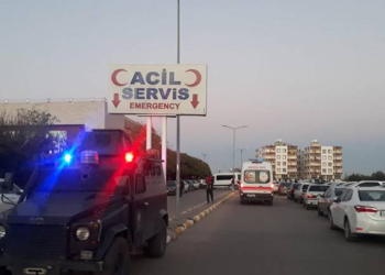 Okul önünde silahlı çatışma: İki öğrenci hayatını kaybetti