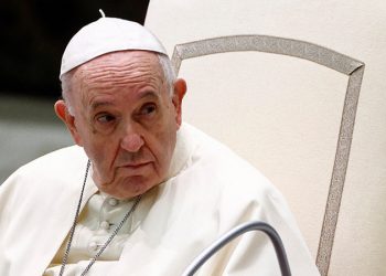 Papa Francis: Birçok rahip ve rahibe porno izliyor