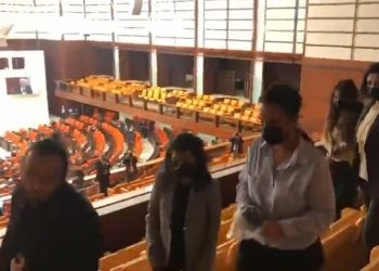 Parlamento muhabirleri ‘sansür yasası’nı protesto etti: TBMM’yi terk ettiler
