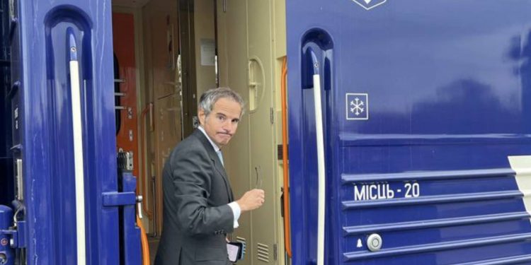 Putin, Rusya kontrolüne geçirmişti; Atom Enerjisi Başkanı, Avrupa'nın en büyük nükleer santralinde güvenliği konuşmak için Kiev'e gidiyor