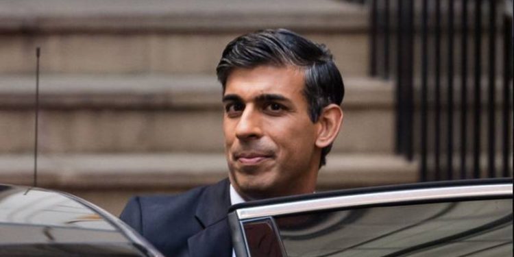 Rishi Sunak, Kral III. Charles'la görüştükten sonra Britanya'nın 57. Başbakanı olarak göreve başlayacak
