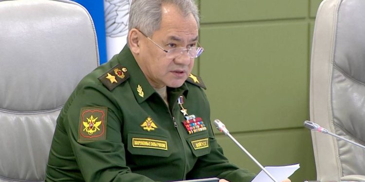 Rusya Savunma Bakanı Şoygu ile NATO'lu mevkidaşları arasında yoğun telefon trafiği