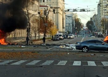 Rusya'nın Ukrayna'ya düzenlediği saldırıya sokakta yakalandılar!