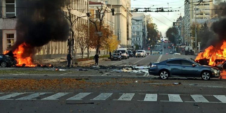 Rusya'nın Ukrayna'ya düzenlediği saldırıya sokakta yakalandılar!