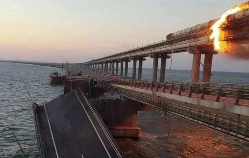 Rusya’yı Kırım’a bağlayan köprüde patlama; Ukrayna ‘bu başlangıç’ dedi