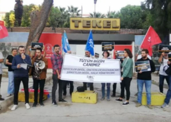 SOL Parti'den kapatılan TEKEL binasının önünde eylem: 'TEKEL açılsın, şirketler kovulsun'
