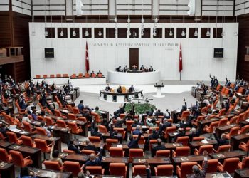 Sansür Yasası’nın bir maddesi daha kabul edildi; İletişim Başkanlığı’na basın kartı iptal yetkisi