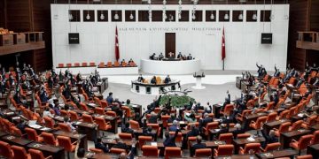 Sansür Yasası’nın bir maddesi daha kabul edildi; İletişim Başkanlığı’na basın kartı iptal yetkisi