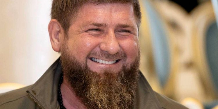 Savaş lordluğundan 'albay-generalliğe': Tartışmalı Çeçen lider Kadirov, Rusya ordusunda üç yıldızlı general oldu