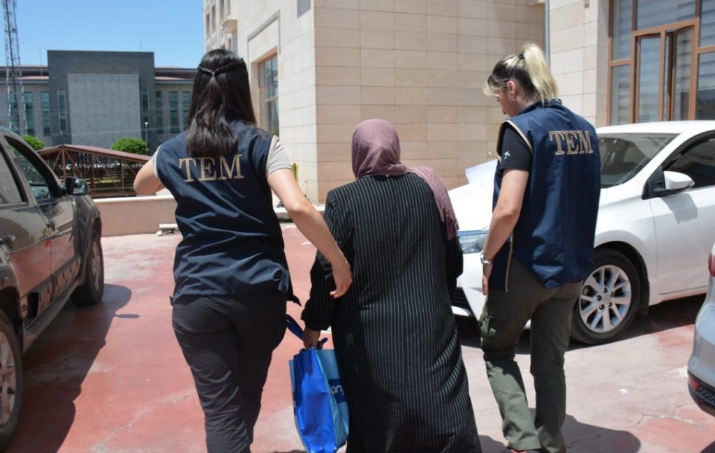 Savcıdan akla ziyan sorular: Komşuna neden yardım ettin, zeytin şifre miydi?