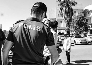 Şenyaşar ailesine polis müdahalesi: 'Tehditlerle adliye önünden ayrılmayacağız'