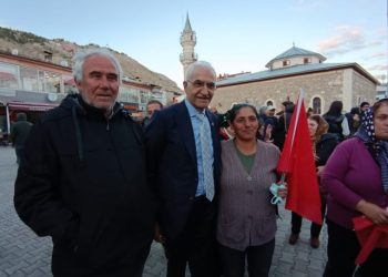 Sivas'ta esnaf ve çiftçi isyan etti: 'Esnaf perişan, emin olun AKP’den dönen çok'