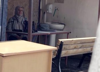 Soykırım gözaltısı; zihinsel engelli oğlu yanına gidemesin diye etrafına duvar ördüler