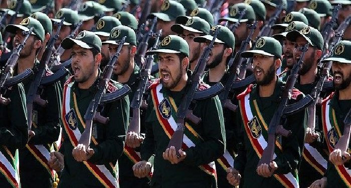 Sünnilerin çoğunlukta olduğu Zahidan kentinde 2 devrim muhafızı vurularak öldürüldü