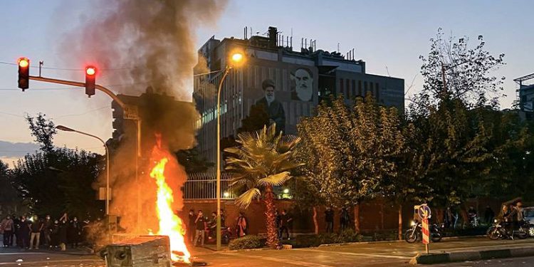 Tahran Başsavcılığı: Gösterilerde gözaltına alınan 400 kişi serbest bırakıldı