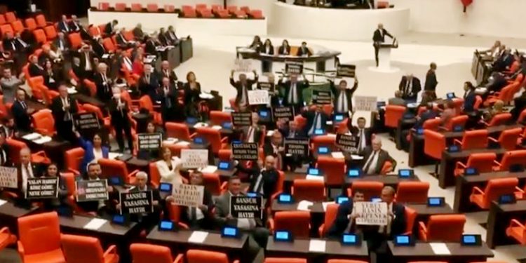 The Washington Post: Türkiye’de ifade özgürlüğü ile birlikte demokrasi de yok oluyor