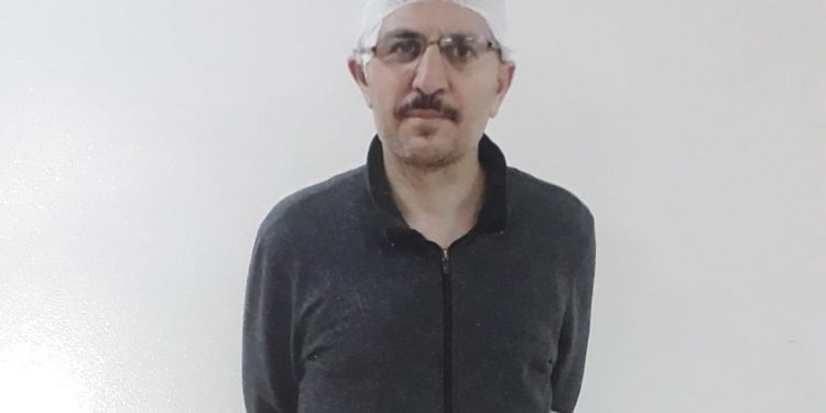 Üç kez beyin ameliyatı oldu, kolu tutmuyor ancak buna rağmen tahliye edilmiyor