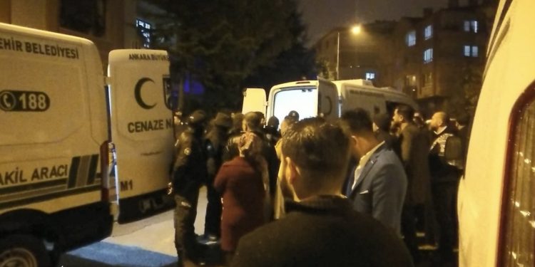 Uzaklaştırma kararı olan koca, eşini ve iki çocuğunu öldürüp intihar etti