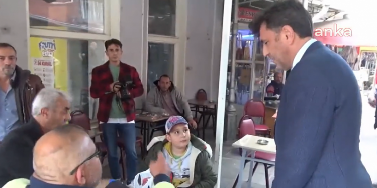 Yurttaşlar isyan etti: AKP İl Başkanı 'Çözerim' dedi, yurttaş 'Abi nasıl çözülecek?' diyerek yanıt verdi