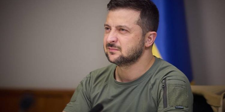 Zelenski, Rusya'nın ilhaklarını reddeden kararnameyi imzaladı