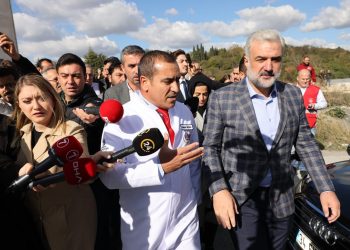 ‘Ekmek çıkmıyor’ diye fabrikanın kapısına dayanan AKP’li Kabaktepe, içeri davet edilince kaçtı
