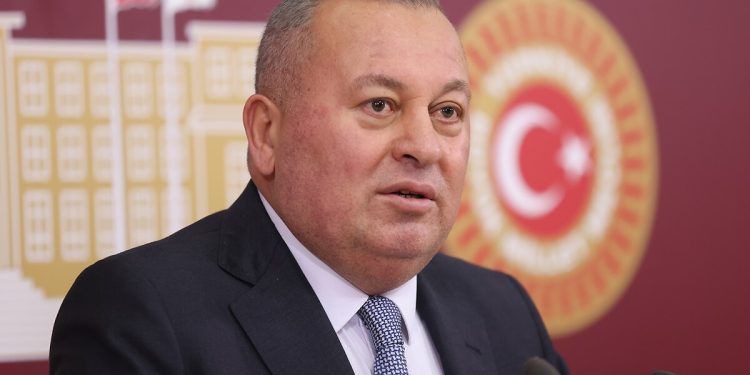 ‘Kader planı hep fakirlere işliyor, neden Saraydakiler plan dışı?’