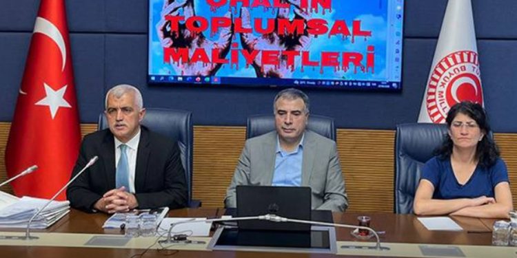 ‘OHAL’in Toplumsal Maliyetleri’ raporu: ‘KHK mağdurlarının yüzde 61,5’i göç etmek zorunda kaldı’