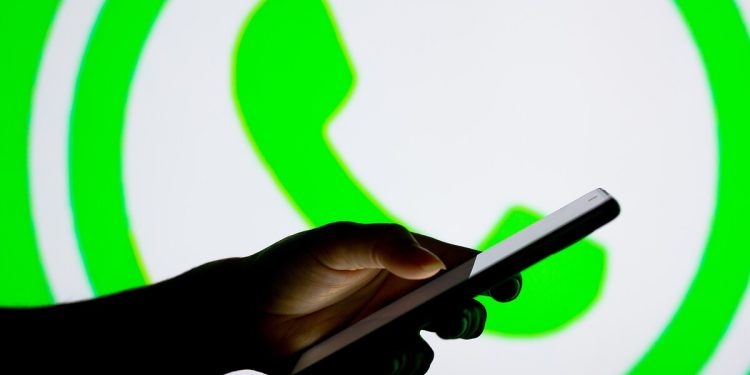 ‘Sansür yasası’yla WhatsApp grupları da izlenecek