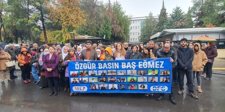 Tutuklu Gazeteciler İddianame Bekliyor