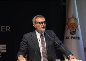 Mahir Ünal AKP Grup Başkanvekilliği’nden İstifa Etti