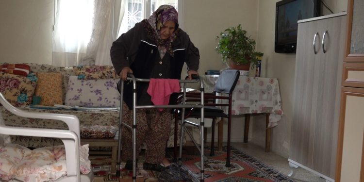 Dört Duvar Arasında Yaşlılık