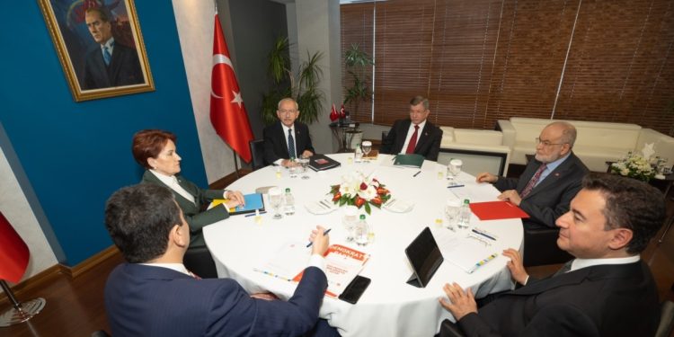 “Hak ve Özgürlükler Siyasi Kavga Konusu Olmayacak”
