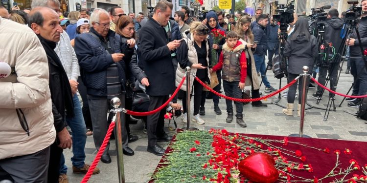 Bombalı Saldırının Ertesi Günü İstiklal Caddesi