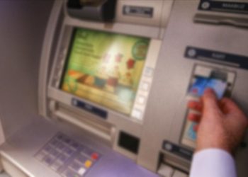 10 bin ATM kamerasından elde edilen delil: Tutuklulara para yatırıyorlar