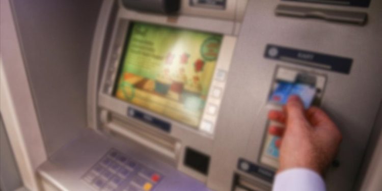 10 bin ATM kamerasından elde edilen delil: Tutuklulara para yatırıyorlar