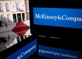 Macron’un galip geldiği 2 cumhurbaşkanlığı seçiminin kampanyalarına McKinsey soruşturması