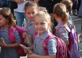 19 milyon öğrenci yeniden ders başı yaptı