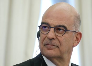 Yunanistan Dışişleri Bakanı Trablus’ta Uçaktan İnmedi